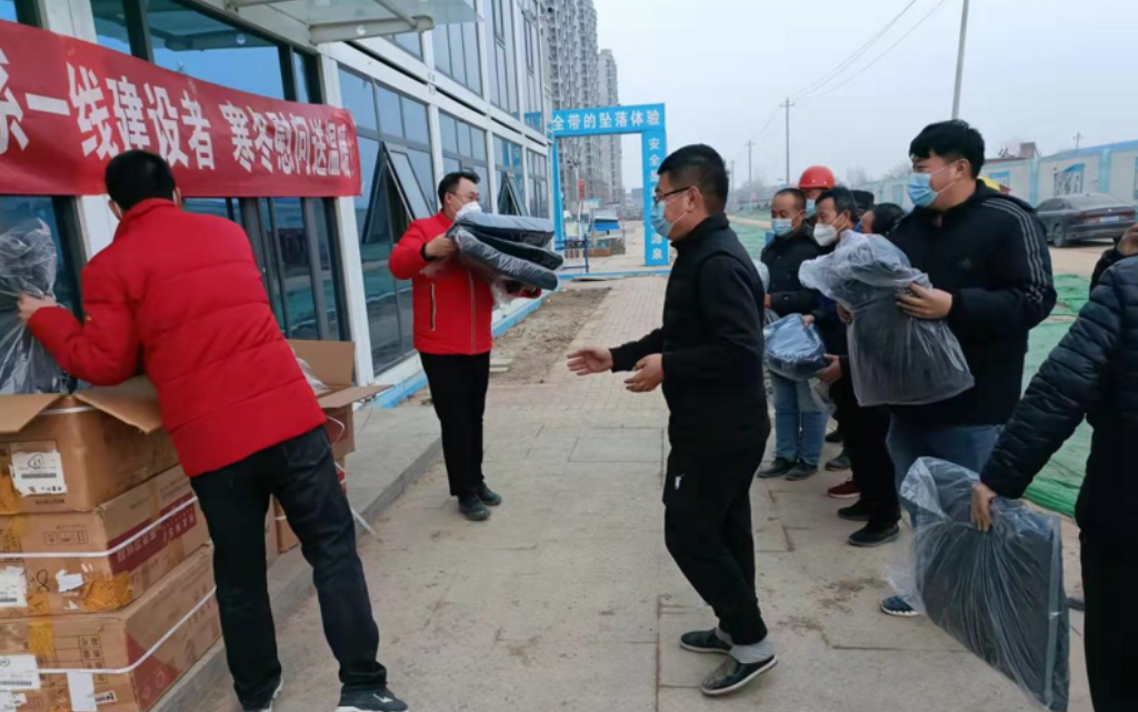 心系一線(xiàn)建設(shè)者，德百寒冬送溫暖