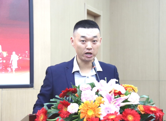第七屆員工成長報告會發(fā)言稿件（六）直面困難    勇于擔當