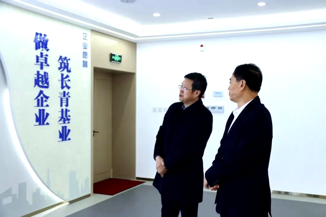 德百集團(tuán)董事長楊維星一行來集團(tuán)公司調(diào)研交流